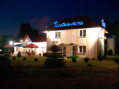 Dlutow Hotel | Hotel Pod Dębami