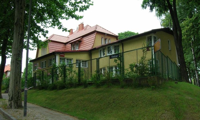 Trzebnica Hotel | Hotel Pod Platanami