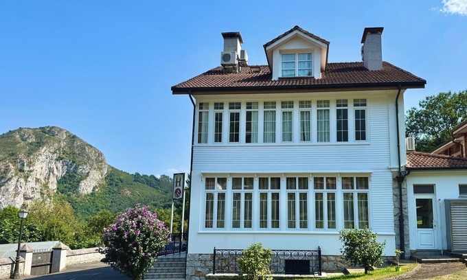 Santa Eulalia de Morcin Hotel | Hotel Quinta Solera