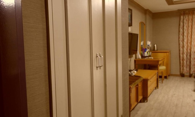 Changnyeong Hotel | Hotel Rainbow