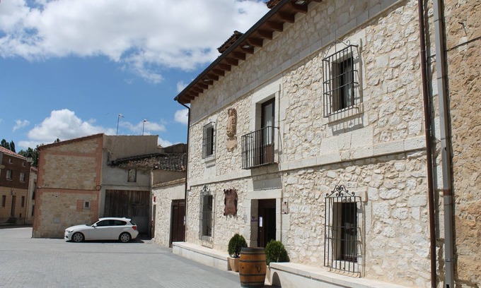 Santa Cruz de la Salceda Hotel | Hotel Restaurante Rural Las Baronas