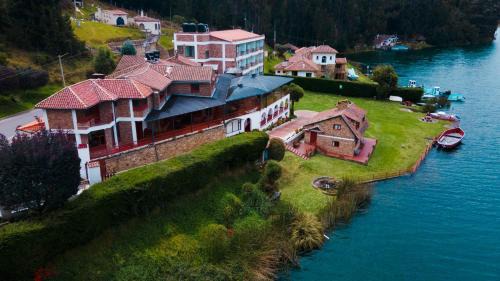Aquitania Hotel | Hotel Refugio Santa Ines