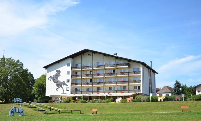 Ampflwang im Hausruckwald Hotel | Hotel Reitzentrum Hausruckhof