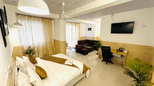 Sector 27 House | Hotel Relax Inn-Couple Friendly Hotel- Noida Sector 27