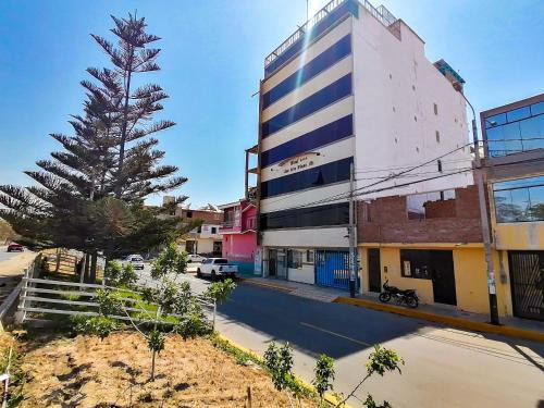 La Victoria Hotel | Hotel Residencial Los Tres Pinos