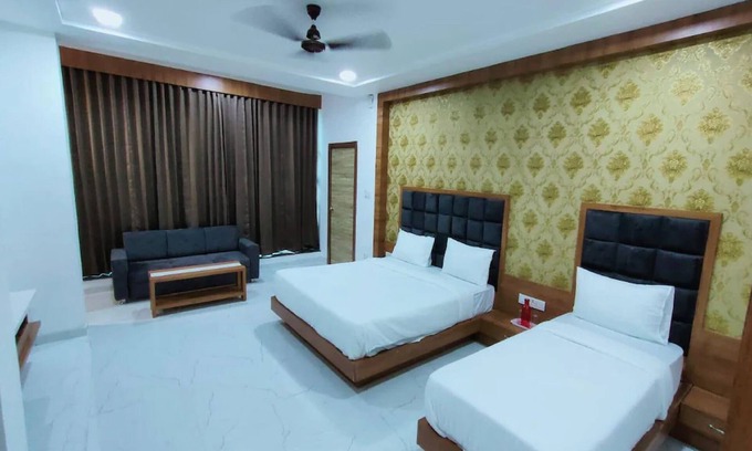 Anand Hotel | Hotel Rest and Leaf