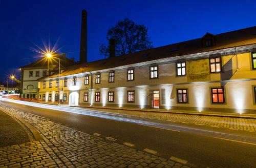 Zbraslav Hotel | Hotel Restaurant Darwin