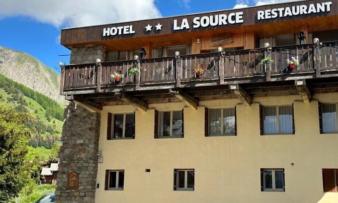 Allos Hotel | Hotel Restaurant La Source