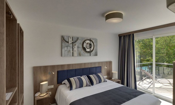 Pierrelatte Hotel | Hotel Restaurant Le Domaine des Oliviers