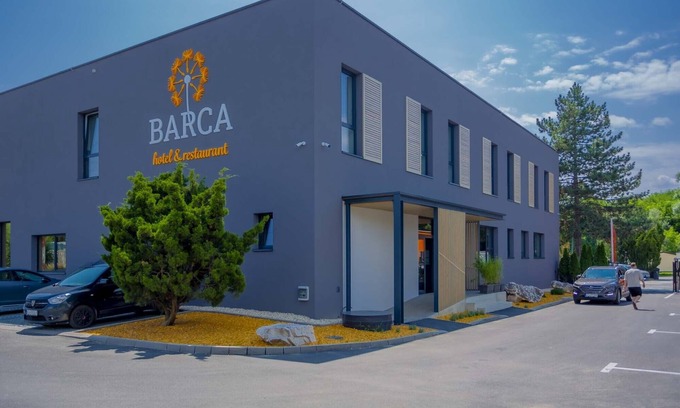 Juh RV Rental | Hotel & Restaurant Resort Barca - Campsite