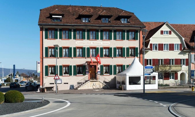 Breitenbach Hotel | Hotel-Restaurant Weisses Kreuz