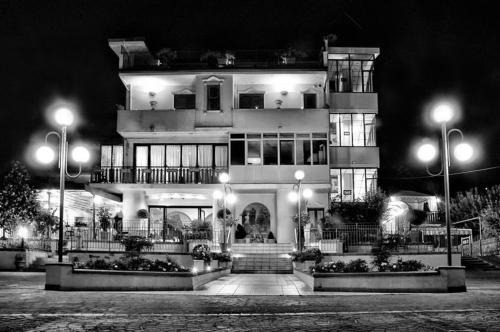 Torre Cajetani Hotel | Hotel Ristorante La Ripa