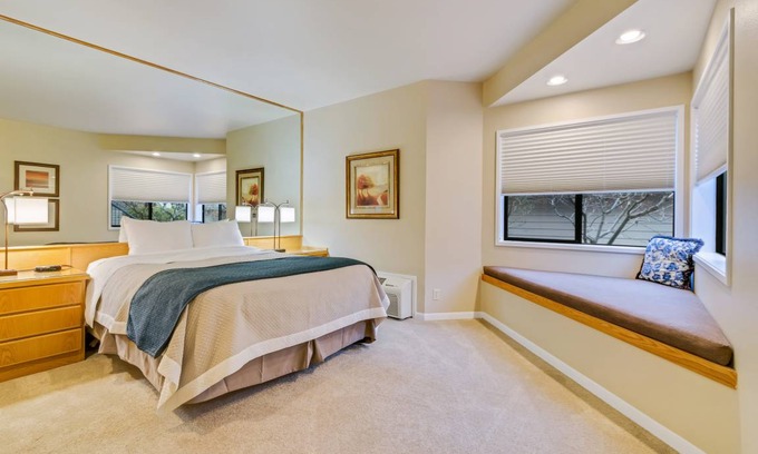Century West Hotel | Hotel ∙ River Ridge 328B