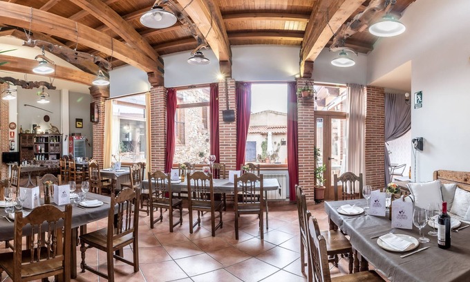 San Pedro de Rozados Hotel | Hotel Rural VII Carreras by Vivere Stays