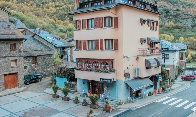 Alins Hotel | Hotel Saloria