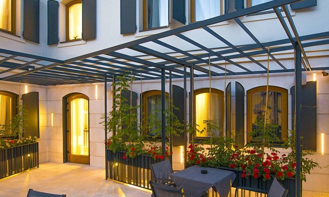 Old Town Hotel | Hotel Sana