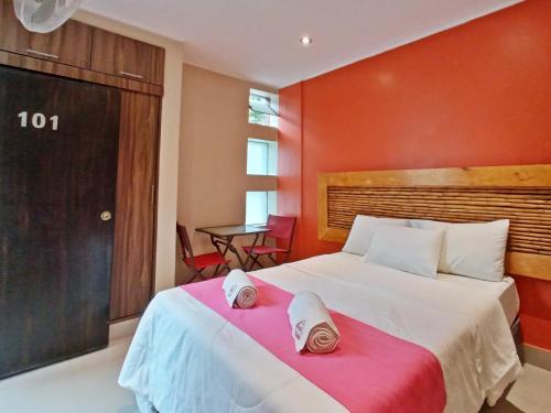 Huacachina Hotel | Hotel Sand and Lake