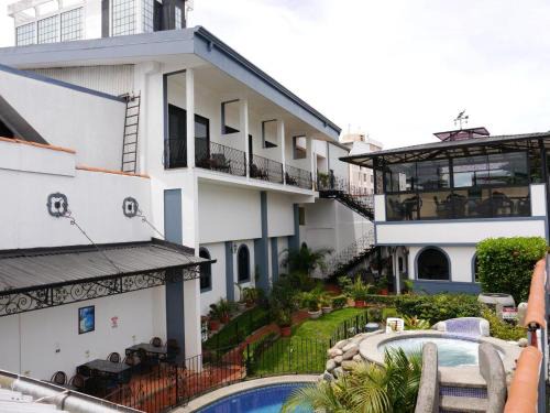 Amon Hotel | Hotel Santo Tomas/Historical Property
