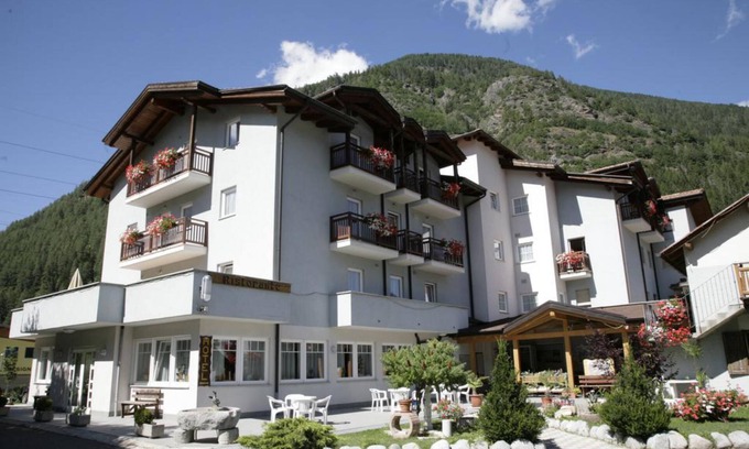 Fucine Hotel | Hotel Santoni