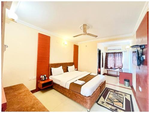 Puri House | Hotel SB INN Near Jagannath Temple & Sea Beach -Free Wi-Fi- Restaurant & Free Parking Facilities # All Room Attached Balcony with Fully Air Conditioned # Best Luxuary Hotel