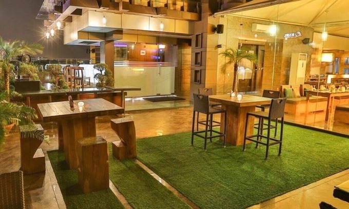 Hazratganj Hotel | Hotel Silvete