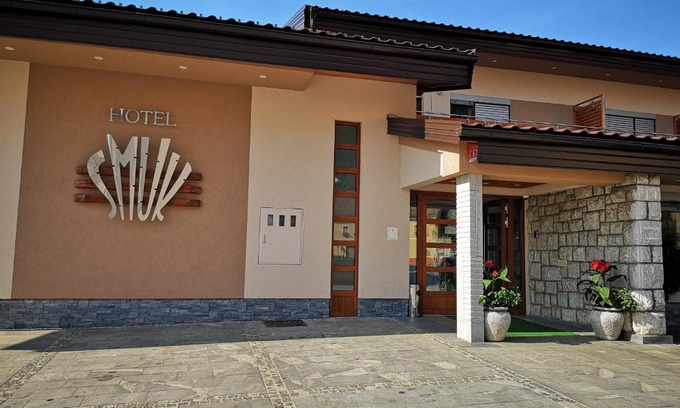 Semic Hotel | HOTEL SMUK