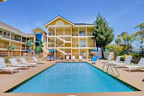 Westside Santa Cruz Hotel | Hotel Solares