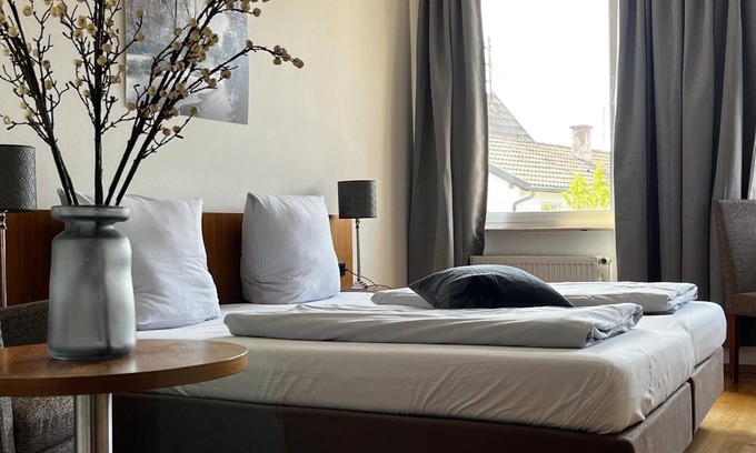 Neuburg am Rhein Hotel | Hotel Sonne