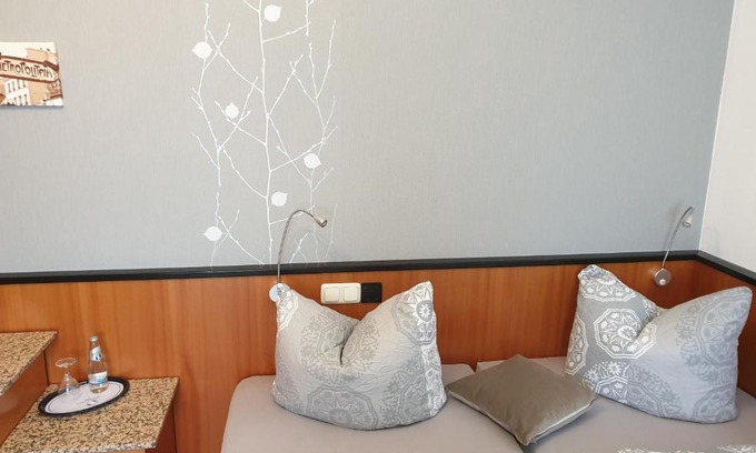 Maasdorf Hotel | Hotel Sonnenschein -Nur für Geschäftsreisende-