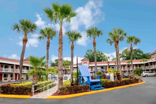Virginia Park Hotel | Hotel South Tampa & Suites