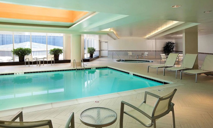Friendship Heights Hotel | Hotel Suite near American University | Indoor Pool | EV Charging | 4 Units