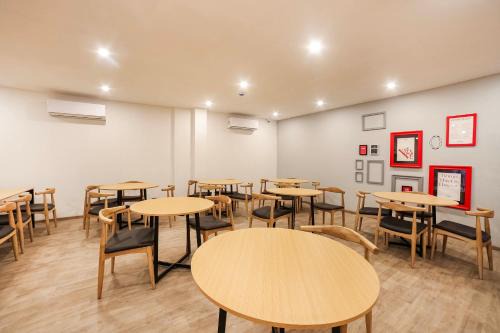 Pashim Vihar Hotel | Hotel Sun Plaza