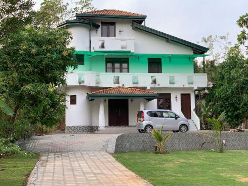 Kalagedihena Bed & Breakfast | Hotel SunSet