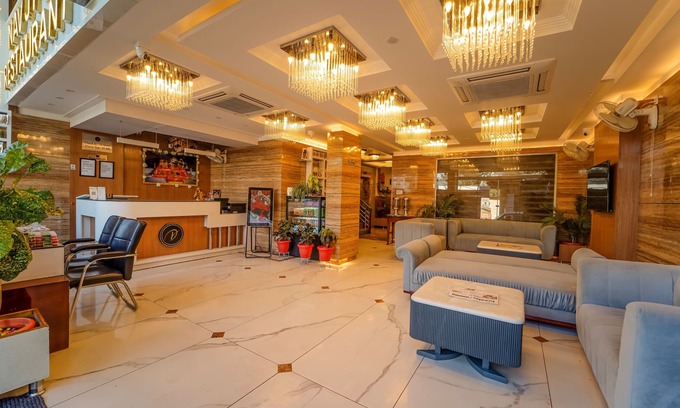 Katra Hotel | Hotel The Grand Dewan
