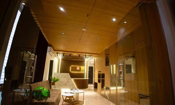 Gandhinagar Hotel | Hotel The Velvet Rooms & Banquet