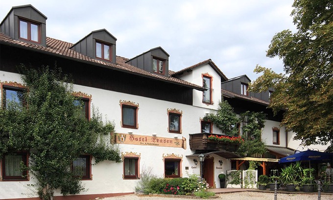 Waldkraiburg Hotel | Hotel Trasen