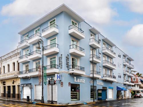 Old Town Hotel | Hotel Trianon