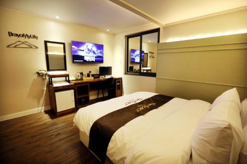 Sincheondong Hotel | Hotel Two Heart