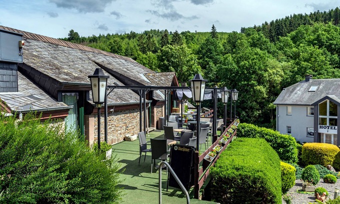 Burg-Reuland Hotel | Hotel Ulftaler Schenke