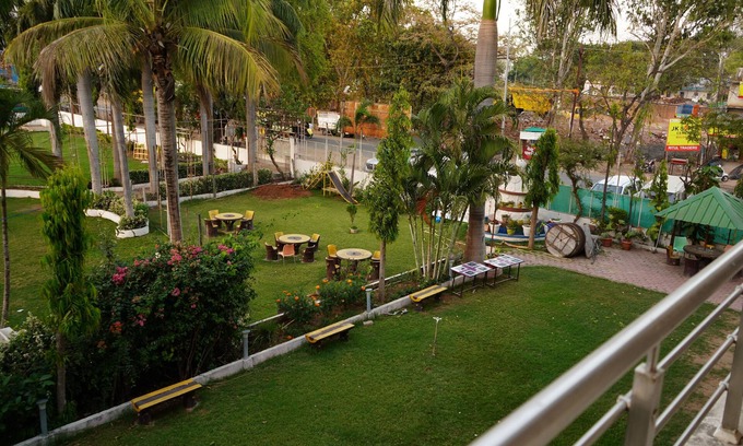 Sohagpur Hotel | Hotel Vatika Inn