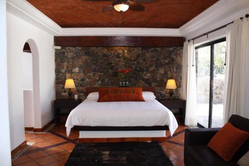 El Pueblito Hotel | Hotel Villa Mexicana Golf & Equestrian Resort