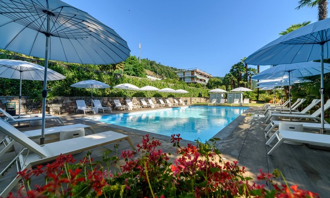 Meina Hotel | Hotel Villa Paradiso