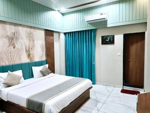 Himatnagar Hotel | Hotel Vinayak AC Rooms