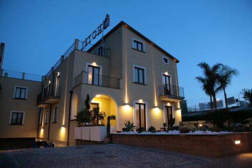 Pompei Hotel | Hotel Visagi