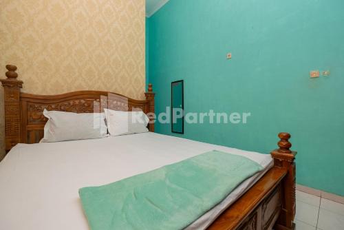 Tuban Sub-District Hotel | Hotel Wisata Ziarah Sunan Bonang Syariah Mitra RedDoorz
