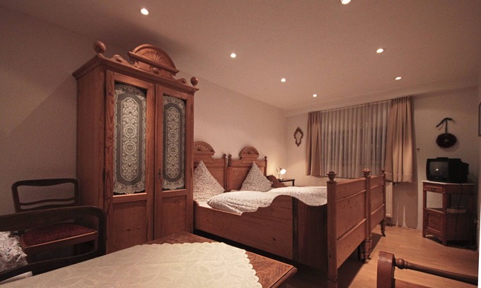 Weilerswist Bed & Breakfast | Hotel zum Schwan