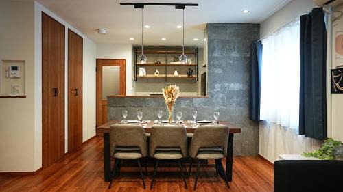 Nishi Hotel | HOTELHOUSE Nekogoya Hachiken 八軒