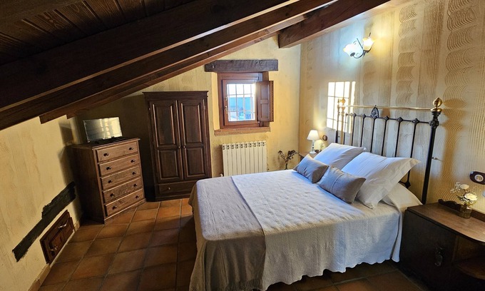 Ledesma Hotel | Hotelito Íntimo y Familiar que se Puede Alquilar Parcialmente Como Casa Rural