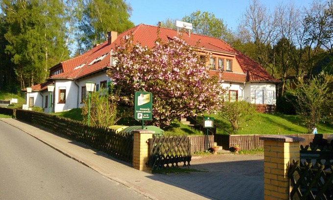 Benz House | Hotelpension Schwalbennest