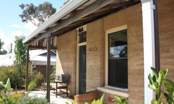 Wandering House | Hotham Ridge Estate